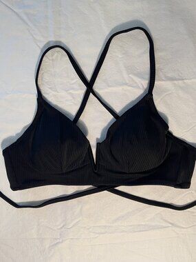 Shade & Shore Black Ribbed Bikini Top with crisscross back straps, Size 36B